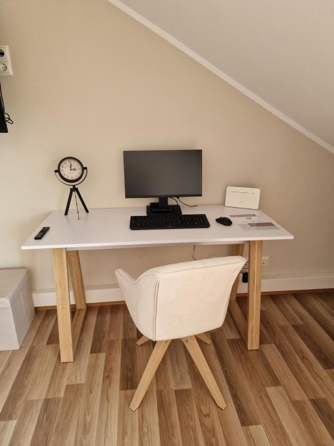 C4S Come4Stay Altoetting - 3-Zi Whg I Zentrale Lage I Parkplatz I Balkon I Wifi I Smarttv I 1 Kingsize, 1 Queensize Bett I Office Arbeitsplatz I Wohnbereich Mit Couch Und Essbereich I Voll Ausgestattete Kueche I Nespresso Ngoại thất bức ảnh