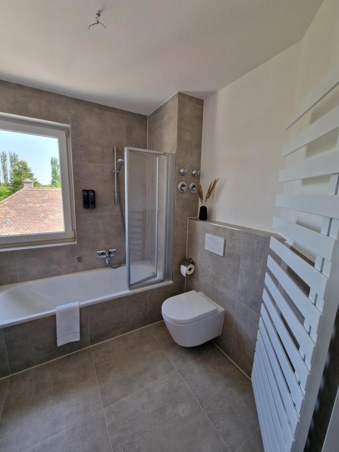 C4S Come4Stay Altoetting - 3-Zi Whg I Zentrale Lage I Parkplatz I Balkon I Wifi I Smarttv I 1 Kingsize, 1 Queensize Bett I Office Arbeitsplatz I Wohnbereich Mit Couch Und Essbereich I Voll Ausgestattete Kueche I Nespresso Ngoại thất bức ảnh