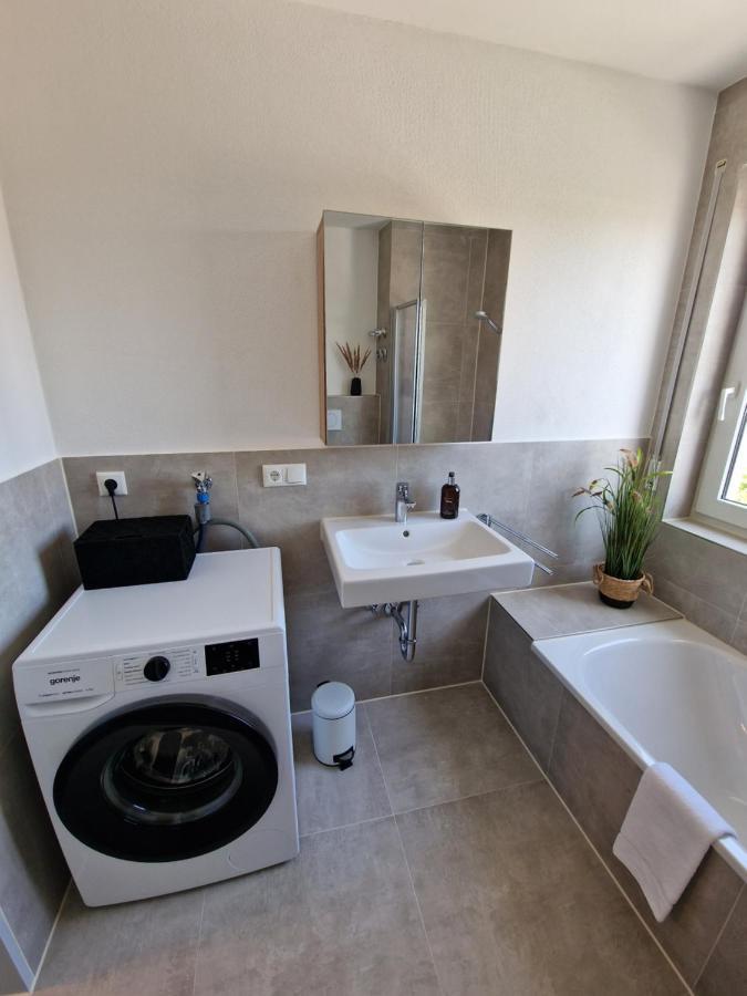 C4S Come4Stay Altoetting - 3-Zi Whg I Zentrale Lage I Parkplatz I Balkon I Wifi I Smarttv I 1 Kingsize, 1 Queensize Bett I Office Arbeitsplatz I Wohnbereich Mit Couch Und Essbereich I Voll Ausgestattete Kueche I Nespresso Ngoại thất bức ảnh