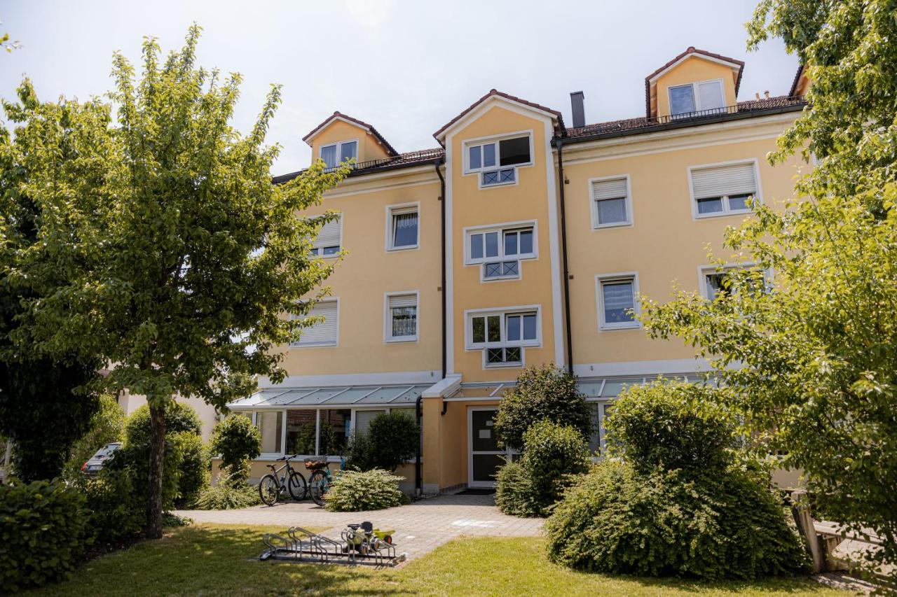 C4S Come4Stay Altoetting - 3-Zi Whg I Zentrale Lage I Parkplatz I Balkon I Wifi I Smarttv I 1 Kingsize, 1 Queensize Bett I Office Arbeitsplatz I Wohnbereich Mit Couch Und Essbereich I Voll Ausgestattete Kueche I Nespresso Ngoại thất bức ảnh