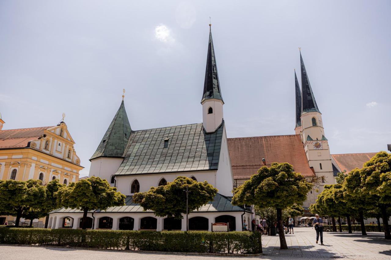C4S Come4Stay Altoetting - 3-Zi Whg I Zentrale Lage I Parkplatz I Balkon I Wifi I Smarttv I 1 Kingsize, 1 Queensize Bett I Office Arbeitsplatz I Wohnbereich Mit Couch Und Essbereich I Voll Ausgestattete Kueche I Nespresso Ngoại thất bức ảnh