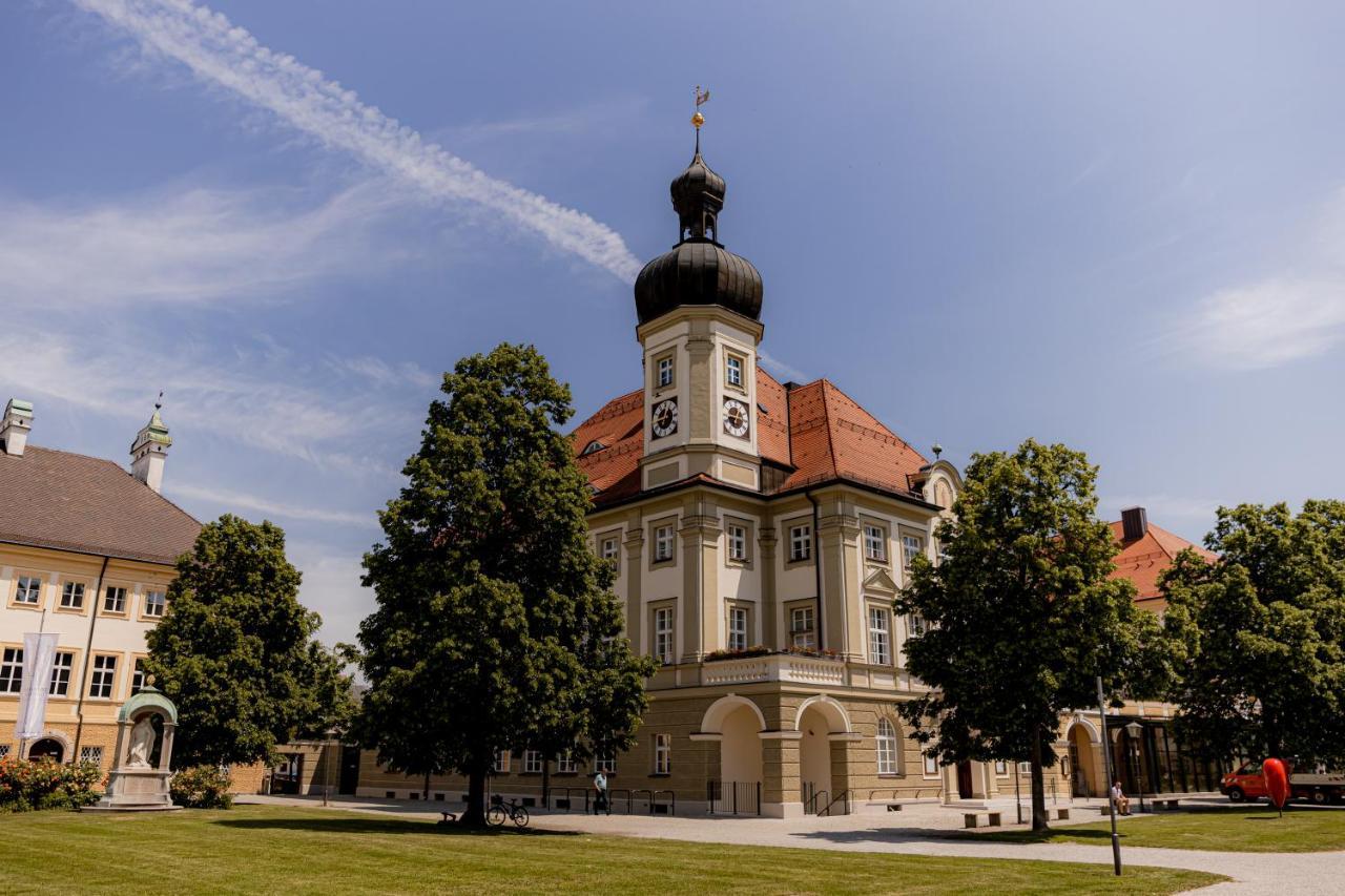 C4S Come4Stay Altoetting - 3-Zi Whg I Zentrale Lage I Parkplatz I Balkon I Wifi I Smarttv I 1 Kingsize, 1 Queensize Bett I Office Arbeitsplatz I Wohnbereich Mit Couch Und Essbereich I Voll Ausgestattete Kueche I Nespresso Ngoại thất bức ảnh