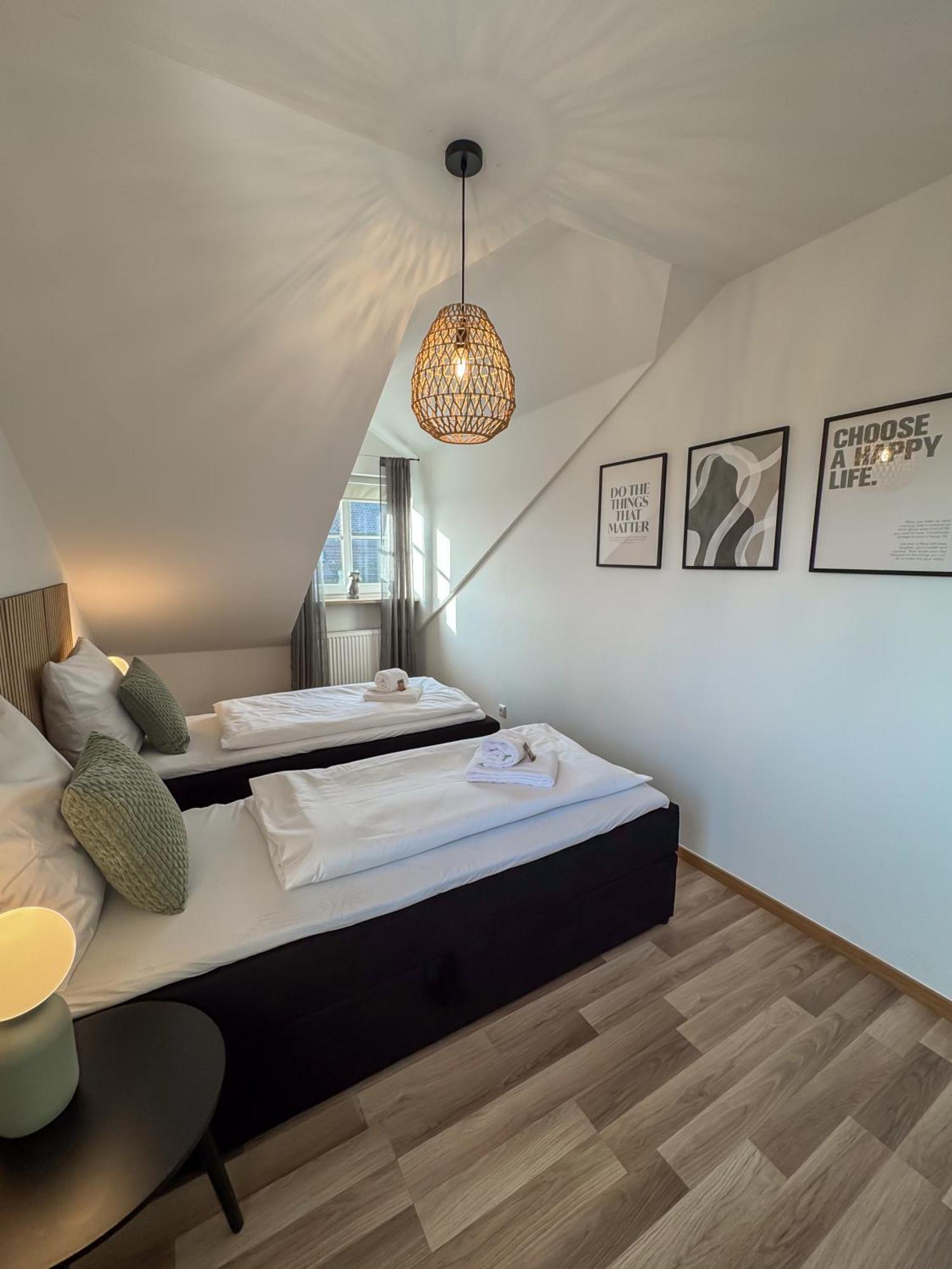 C4S Come4Stay Altoetting - 3-Zi Whg I Zentrale Lage I Parkplatz I Balkon I Wifi I Smarttv I 1 Kingsize, 1 Queensize Bett I Office Arbeitsplatz I Wohnbereich Mit Couch Und Essbereich I Voll Ausgestattete Kueche I Nespresso Ngoại thất bức ảnh