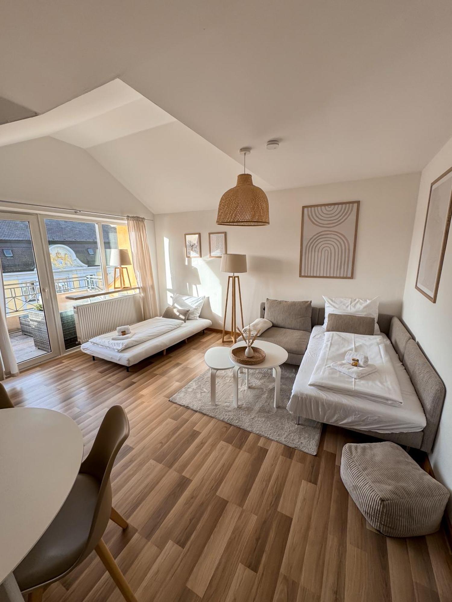 C4S Come4Stay Altoetting - 3-Zi Whg I Zentrale Lage I Parkplatz I Balkon I Wifi I Smarttv I 1 Kingsize, 1 Queensize Bett I Office Arbeitsplatz I Wohnbereich Mit Couch Und Essbereich I Voll Ausgestattete Kueche I Nespresso Ngoại thất bức ảnh